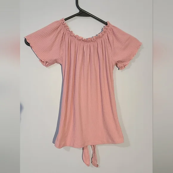 ❄ Love Republic Knot accent top - Picture 2 of 4